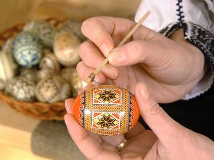 cum-se-incondeiaza-ouale-de-pasti