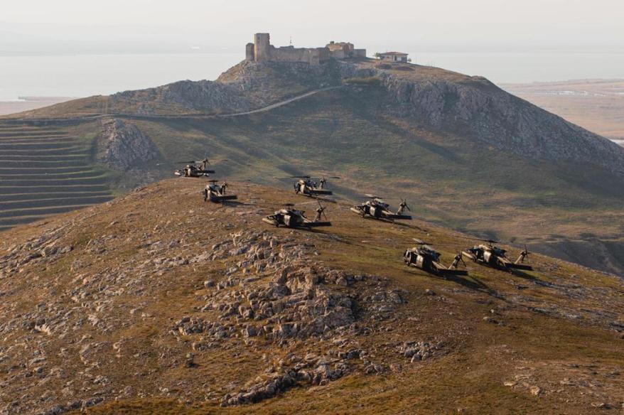 elicoptere americane lange cetatea enisala