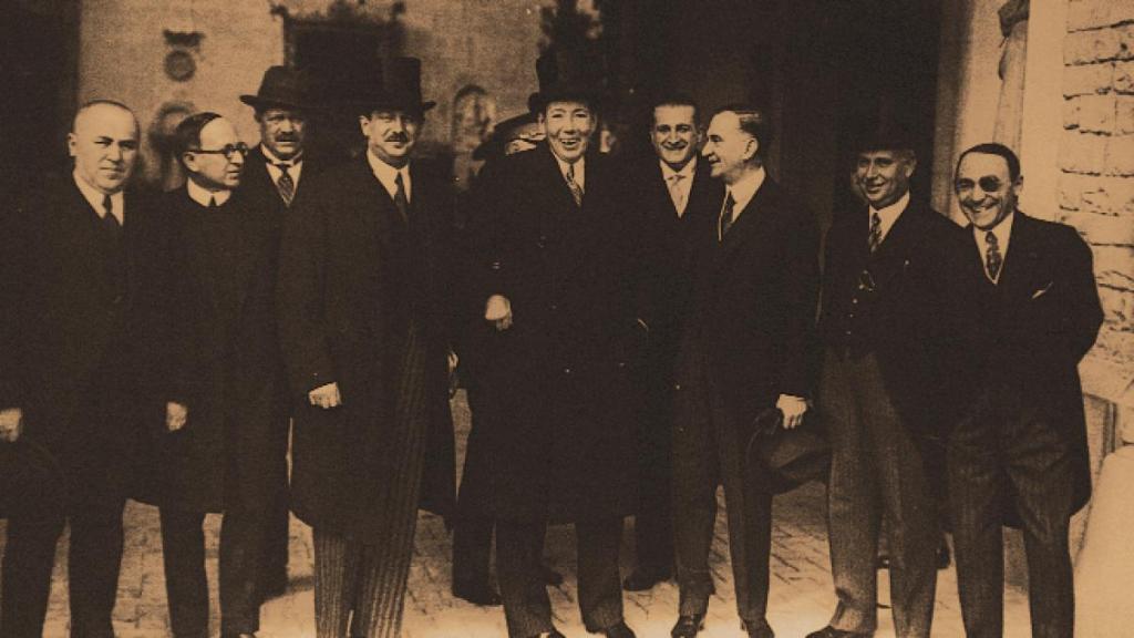 Iuliu Maniu și membrii Consiliului Dirigent coordonând preluarea administrației Transilvaniei după Unirea din 1918