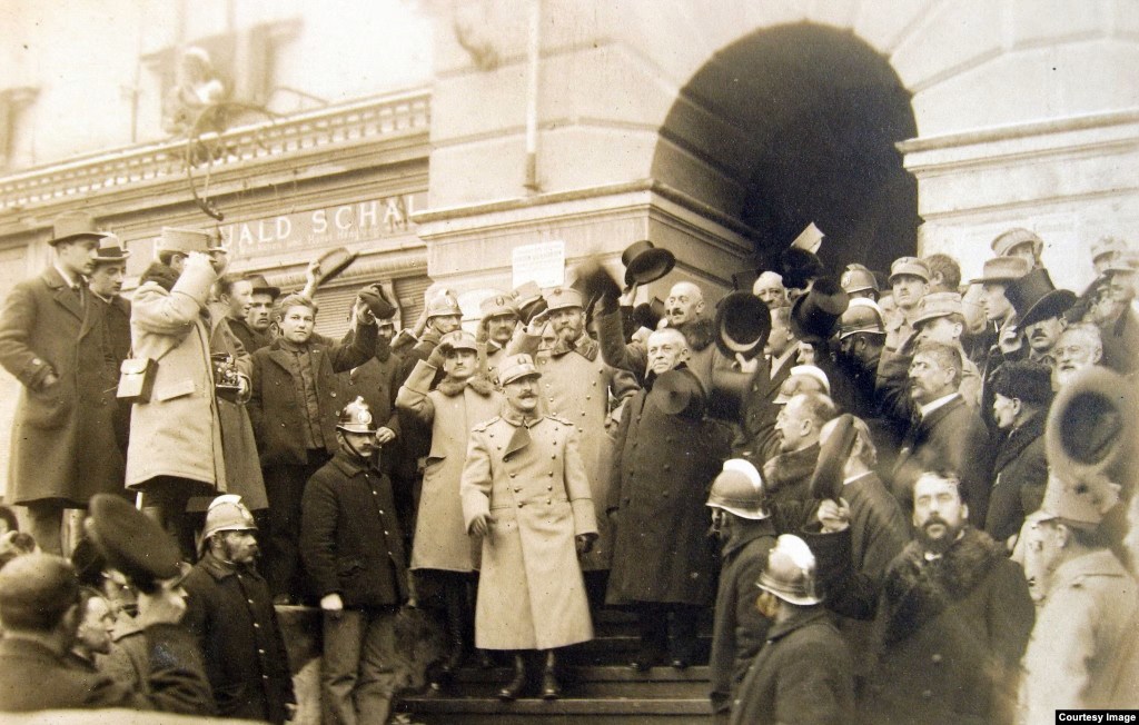 Adunarea Națională de la Alba Iulia din 1 decembrie 1918, simbol al unirii Transilvaniei cu România și al identității naționale