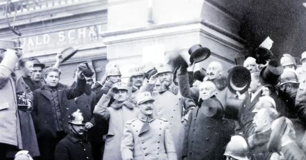 Iancu Flondor în cadrul unei ședințe oficiale, simbol al luptei pentru unirea Bucovinei cu România